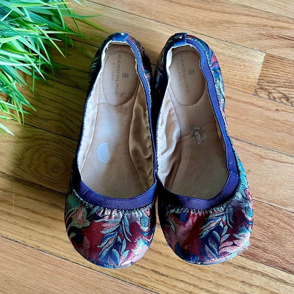 Bandolino Satin/Tapestry Ballet Flats